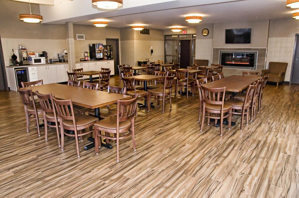Lakeview Inns & Suites - ברנדון מראה חיצוני תמונה